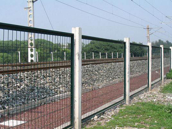 高速铁路防护栏