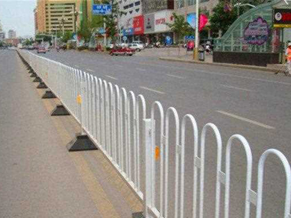 隔离带护栏网 - 安平县沃达金属丝网制造有限公司图片4