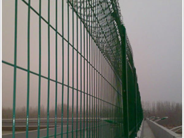 机场防护栏 - 安平县沃达金属丝网制造有限公司图片4