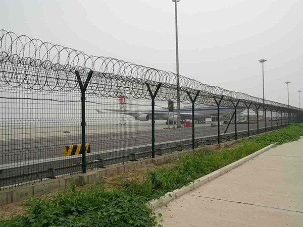 机场隔离网 - 安平县沃达金属丝网制造有限公司图片2