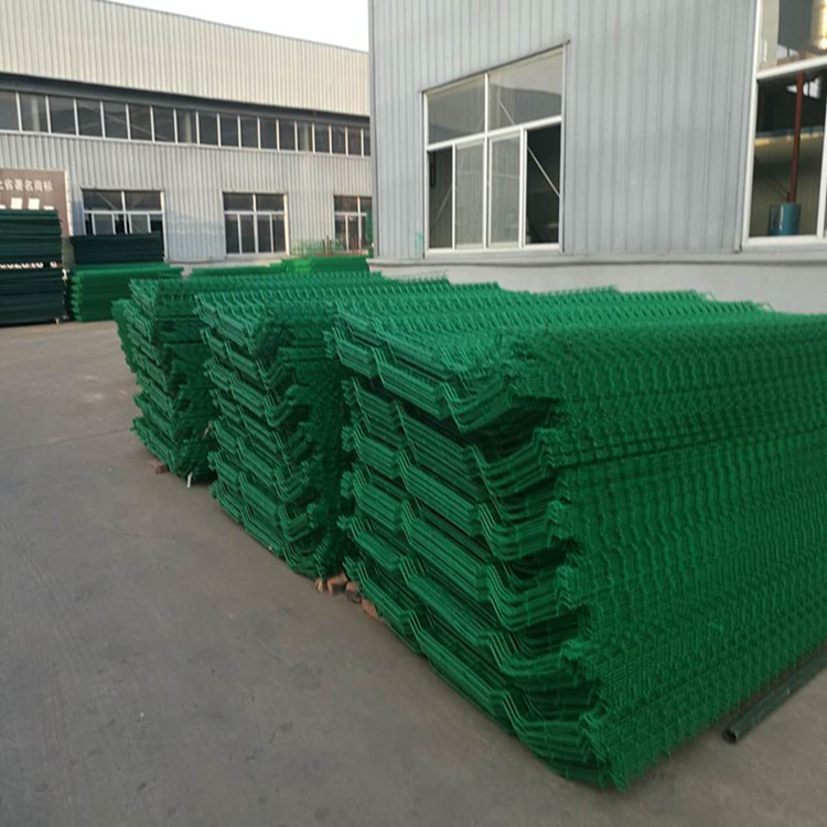内蒙古工业设计园光伏围墙护栏网工程 - 安平县沃达金属丝网制造有限公司图片4