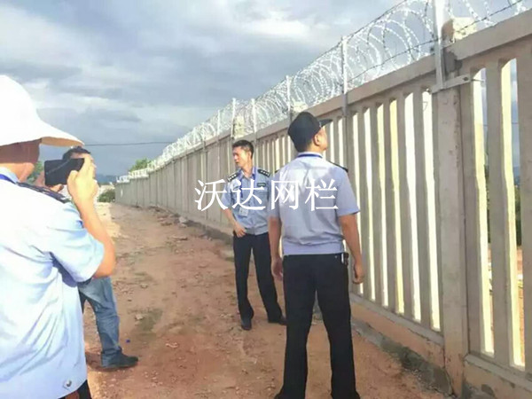 赣铁路客专刺丝滚笼项目工程