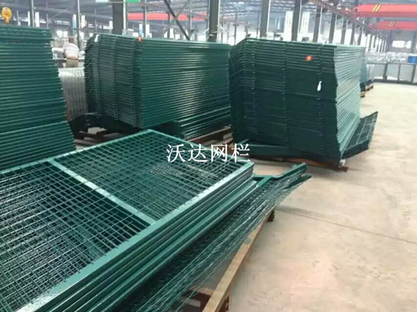 沪昆铁路贵州段防护栅栏护栏网项目 - 安平县沃达金属丝网制造有限公司图片5