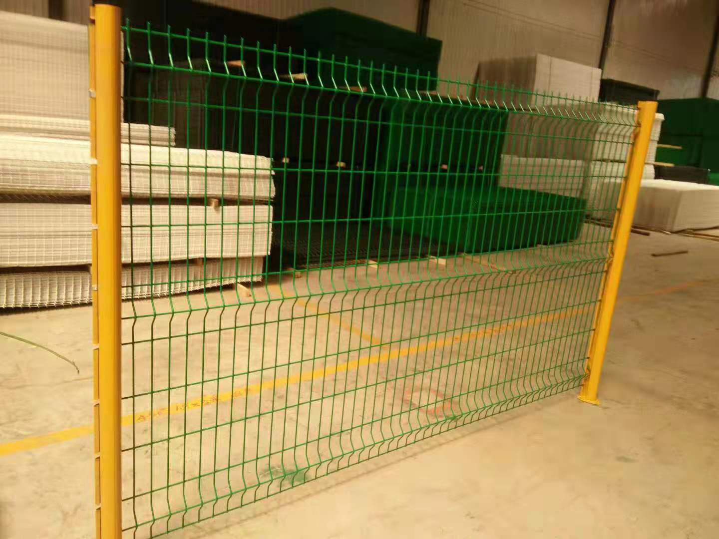 桃型柱护栏网 - 安平县沃达金属丝网制造有限公司图片5