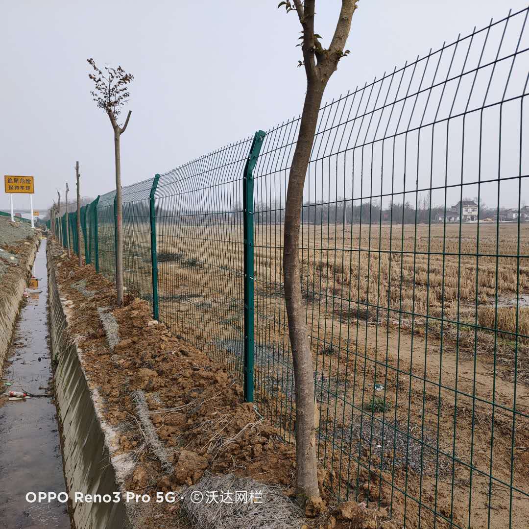 高速公路护栏网 - 安平县沃达金属丝网制造有限公司图片3