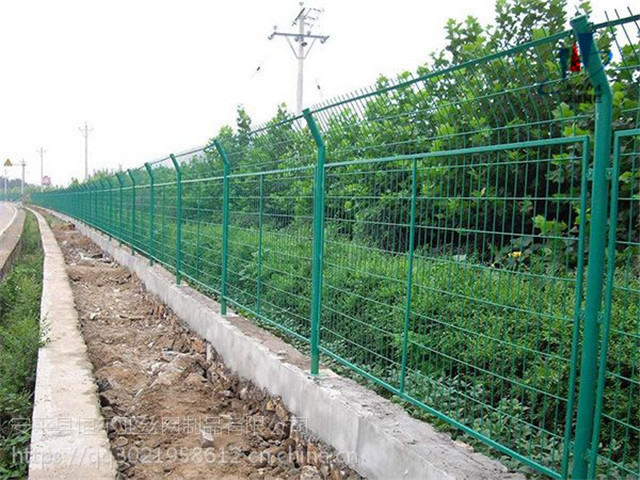 公路隔离栅 - 安平县沃达金属丝网制造有限公司图片2