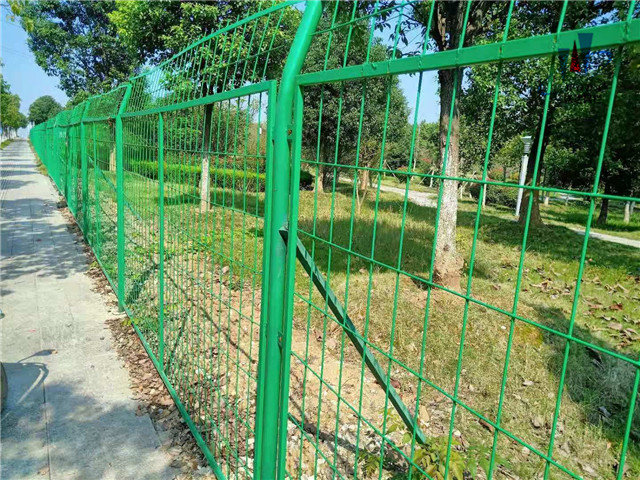 公路隔离栅 - 安平县沃达金属丝网制造有限公司图片1
